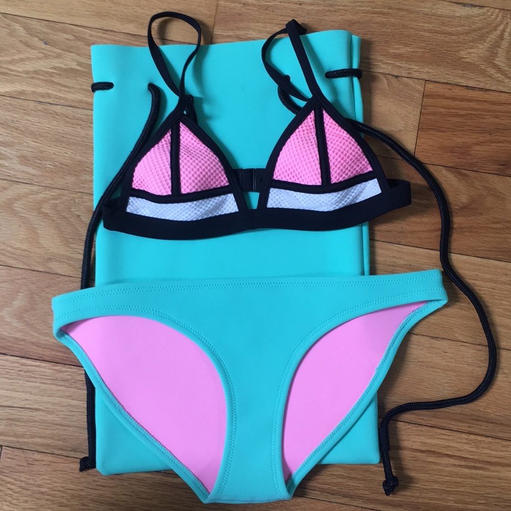 Triangl Bathing Suit (XXS/S)